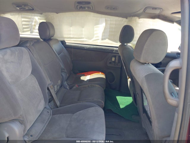 Toyota Sienna Le