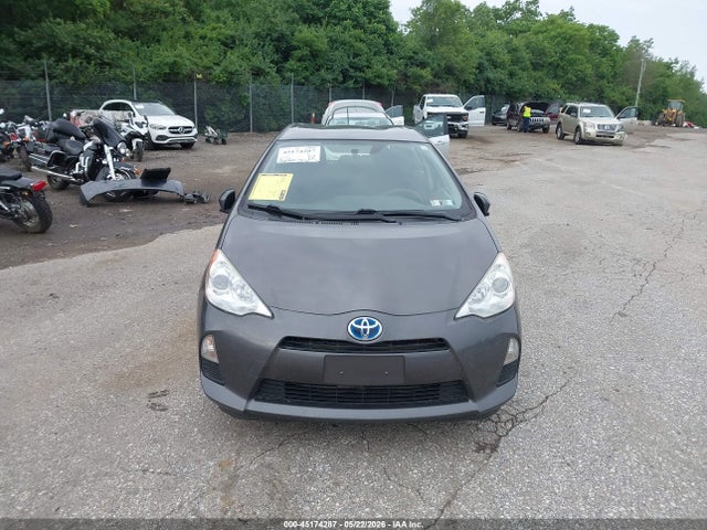 Toyota Prius c Two