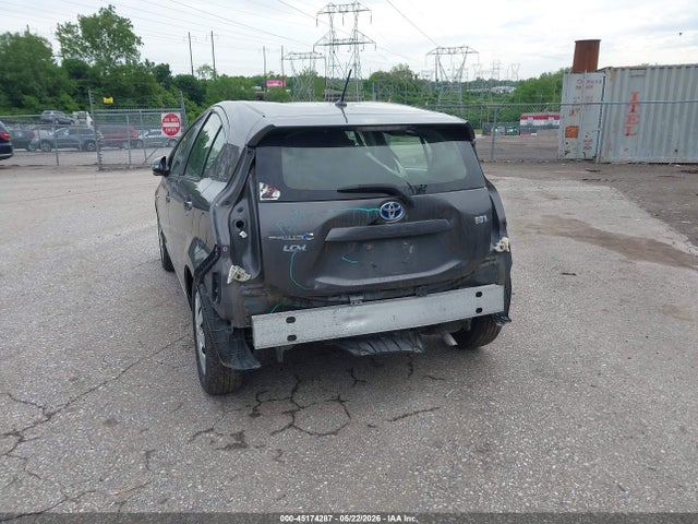 Toyota Prius c Two