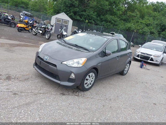 Toyota Prius c Two