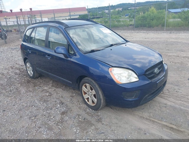 Salvage Kia Rondo Image