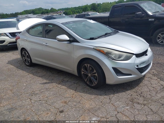 Salvage Hyundai ELANTRA Image