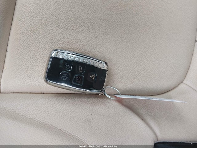 Jaguar F-PACE 25t Premium