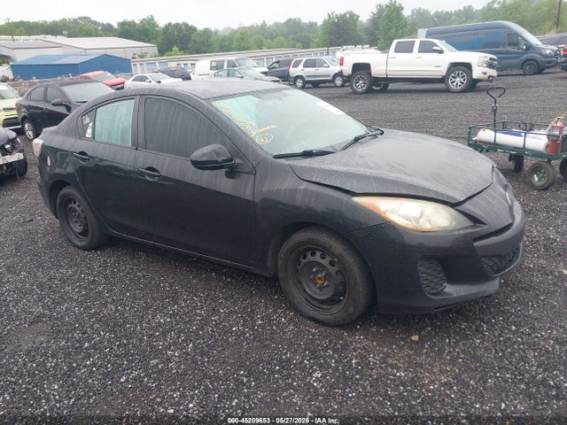 Salvage Mazda Mazda3 Image