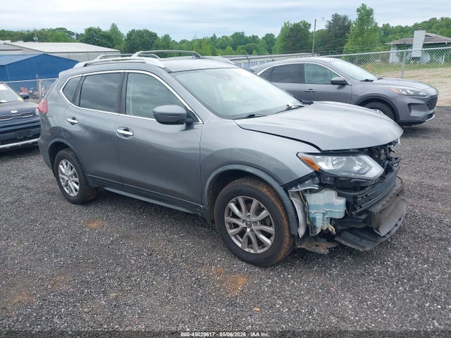 Salvage Nissan Rogue Image