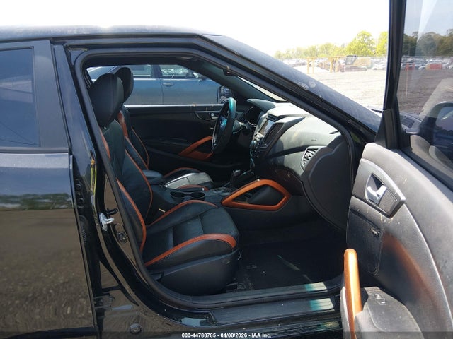Hyundai VELOSTER Turbo