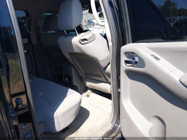 Nissan Frontier Sv