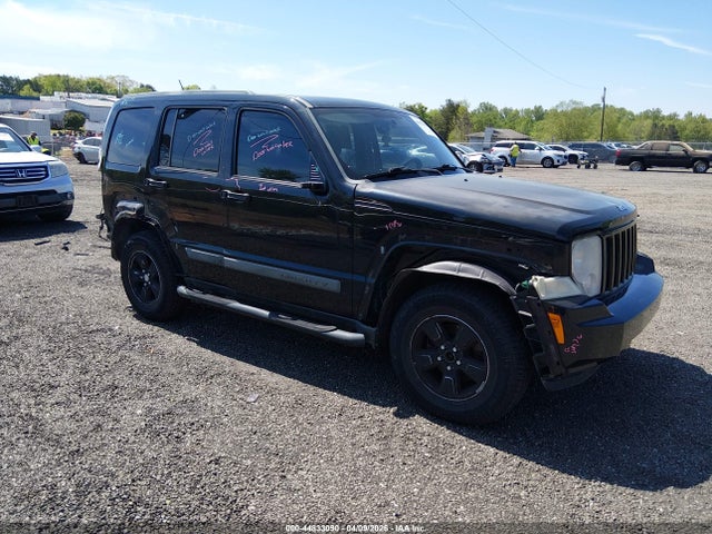 Salvage Jeep Liberty Image