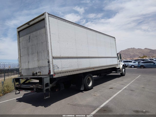 Freightliner M2 106