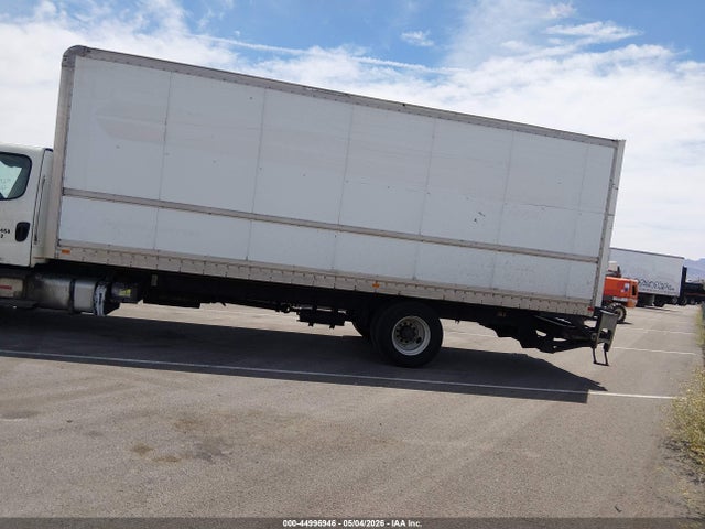 Freightliner M2 106