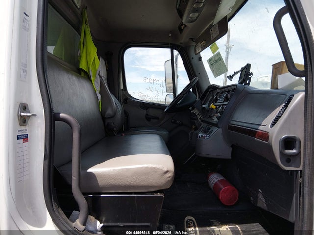 Freightliner M2 106