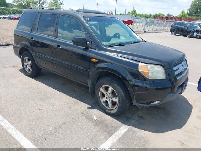 Salvage Honda Pilot Image