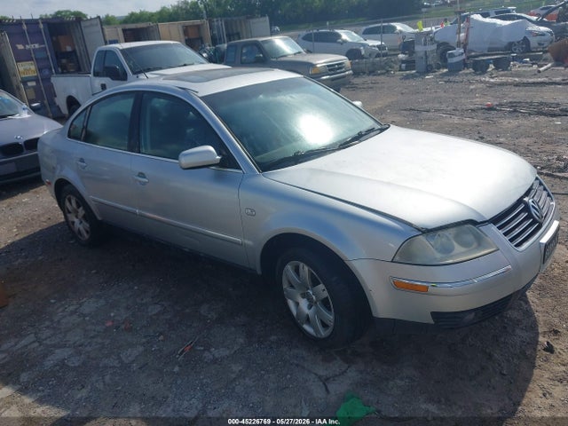 Salvage Volkswagen Passat Image