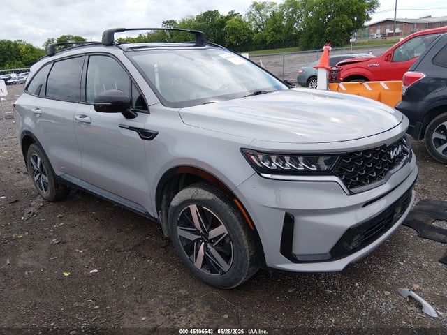 Salvage Kia Sorento Image