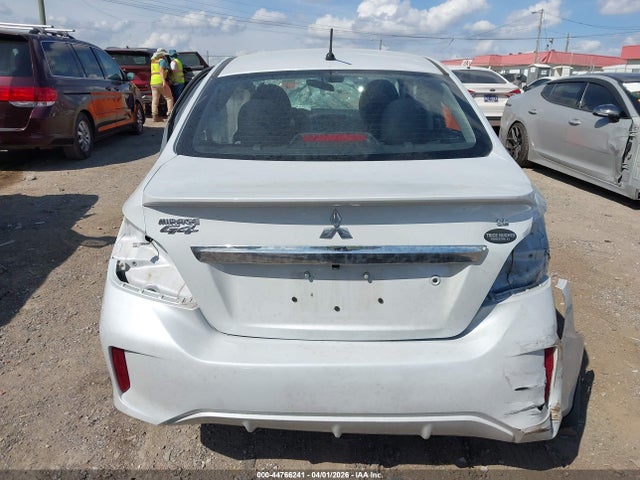 Mitsubishi Mirage Se