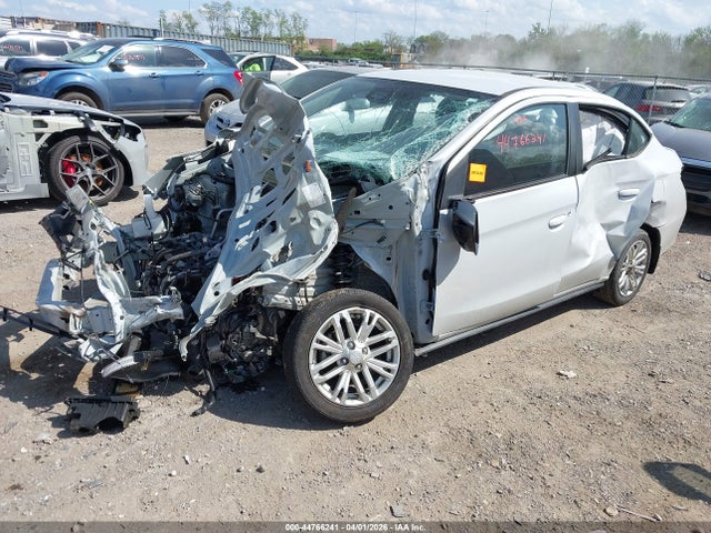 Mitsubishi Mirage Se