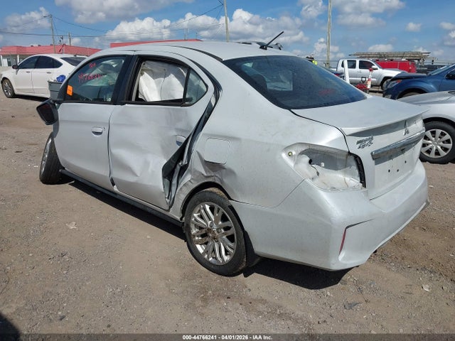 Mitsubishi Mirage Se