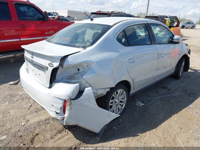 Mitsubishi Mirage Se