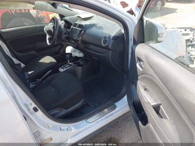 Mitsubishi Mirage Se