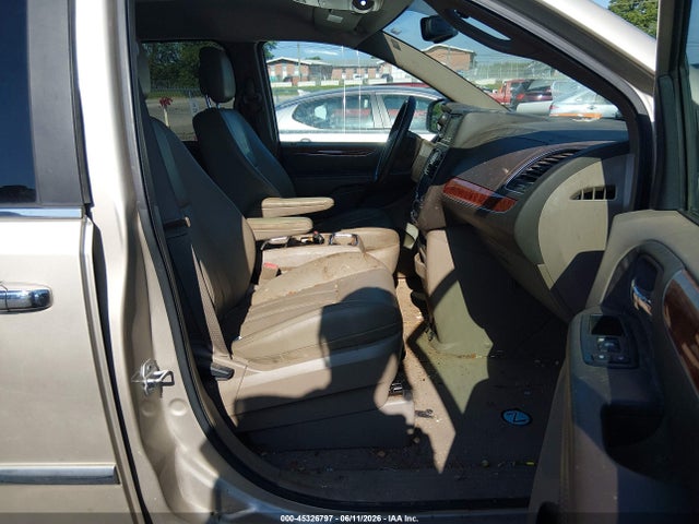 Chrysler Town & Country Touring