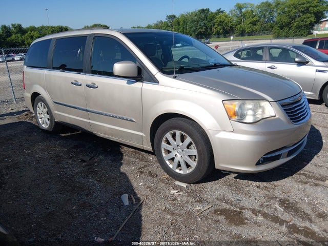 Salvage Chrysler Town & Country Image