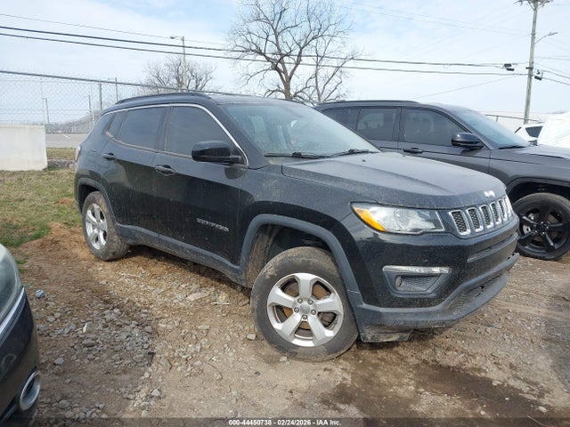 Salvage Jeep Compass Image
