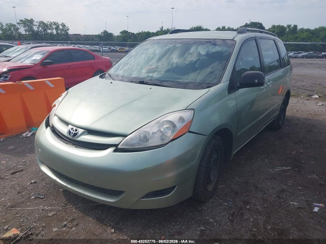 Toyota Sienna Ce