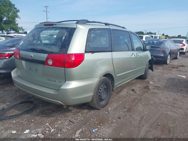 Toyota Sienna Ce
