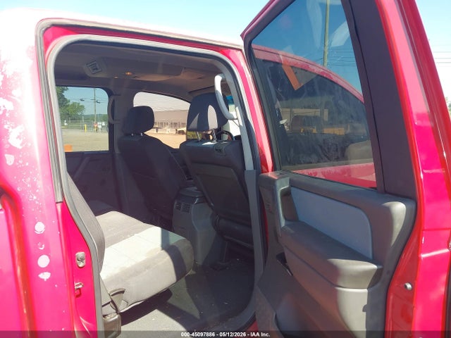 Nissan Titan Se