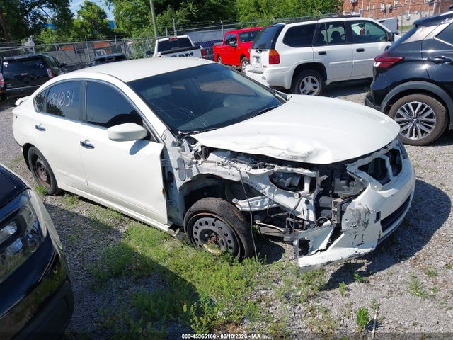 Salvage Nissan Altima Image