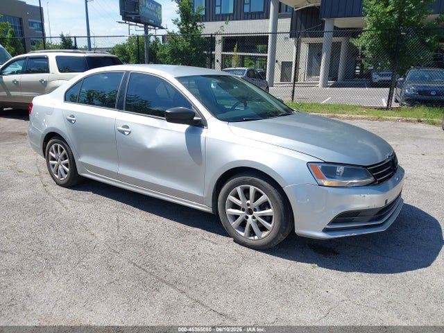 Salvage Volkswagen Jetta Image