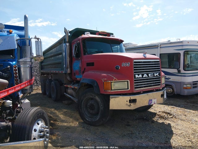 Salvage Mack 700 Image