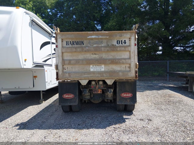 Peterbilt 335