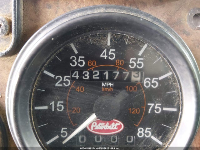Peterbilt 335