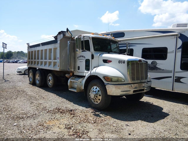 Salvage Peterbilt 335 Image