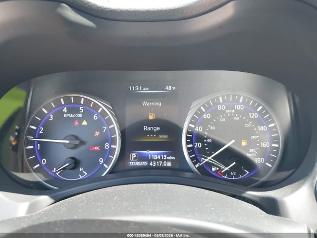 INFINITI Q50 Premium