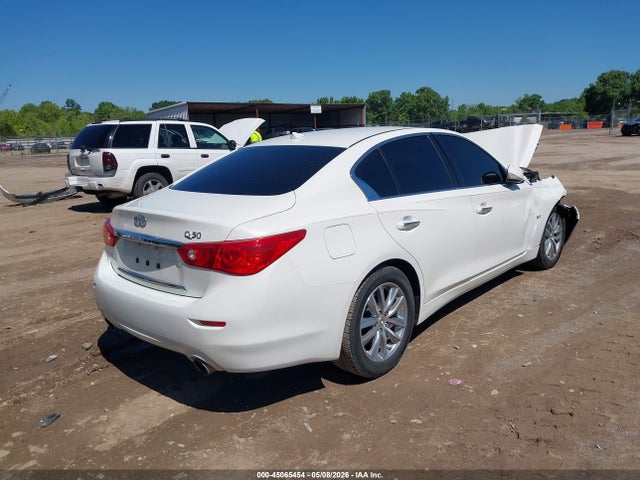 INFINITI Q50 Premium