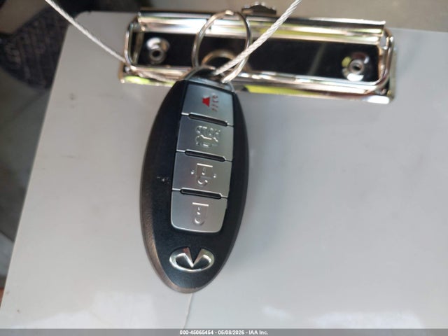 INFINITI Q50 Premium