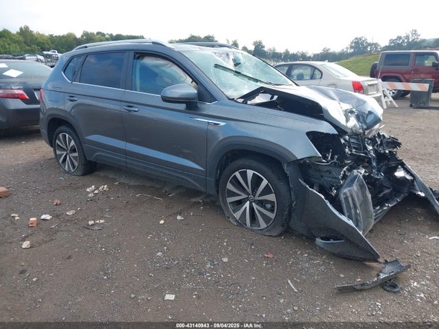 Salvage Volkswagen Taos Image