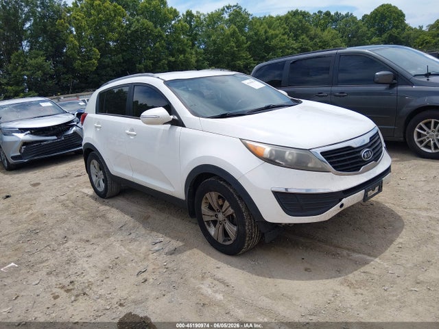 Salvage Kia Sportage Image