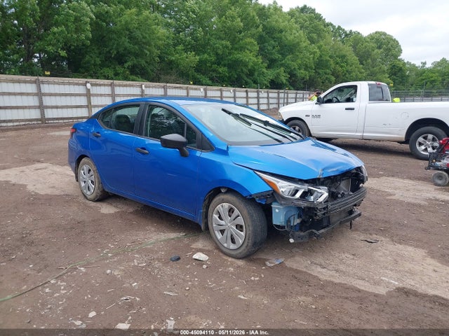 Salvage Nissan Versa Image