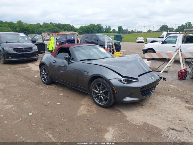 Salvage Mazda MX-5 Miata Image