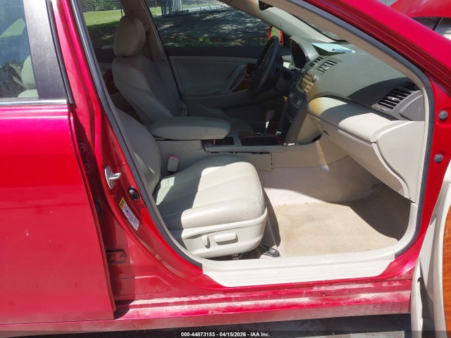 Toyota Camry Xle V6