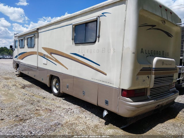 Oshkosh Motor Truck Co. Chassis V Line Motor Home