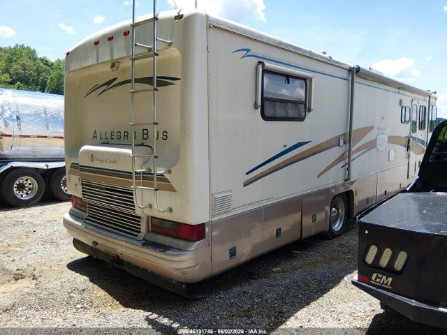 Oshkosh Motor Truck Co. Chassis V Line Motor Home