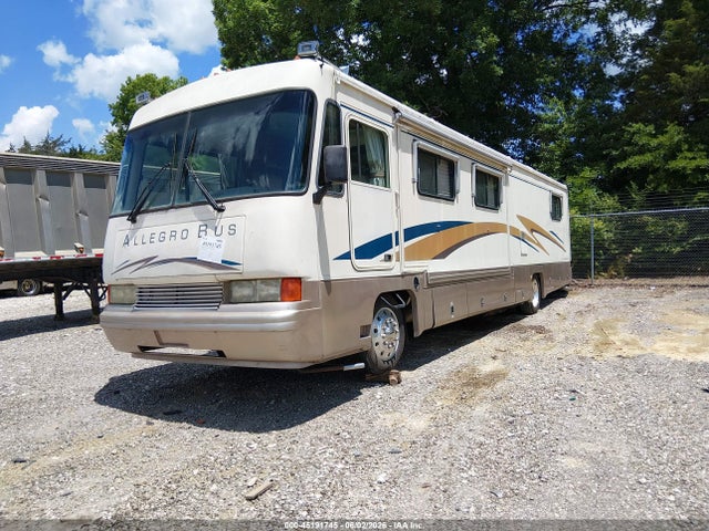 Oshkosh Motor Truck Co. Chassis V Line Motor Home