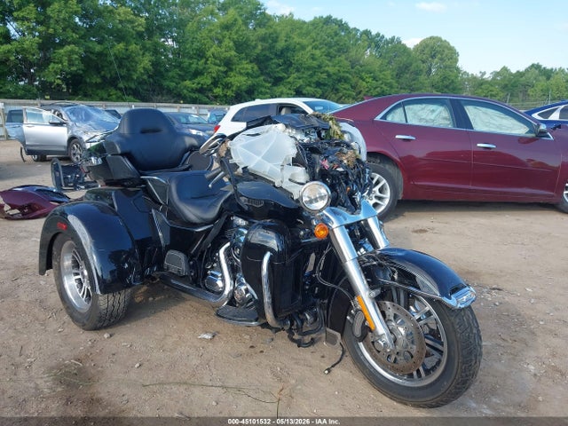 Salvage Harley-Davidson Flhtcutg Image
