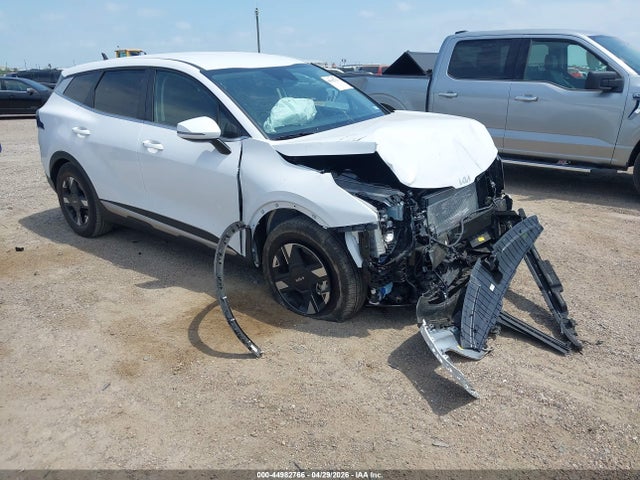 Salvage Kia Sportage Image