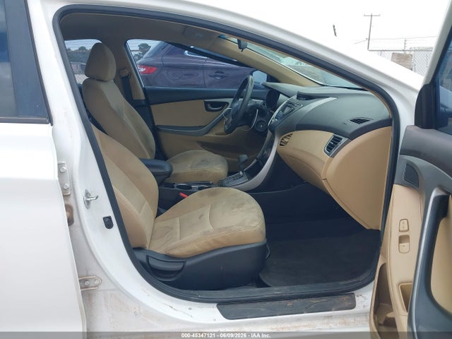 Hyundai ELANTRA