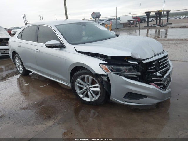 Salvage Volkswagen Passat Image